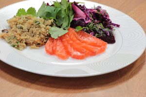 quinoa met zalm en kool recept